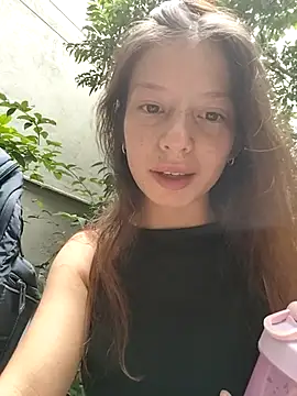 Snapshot of Tiiana chatting on 11-28-25, 06:10 Tiiana online show from 11-28-25, 06:10