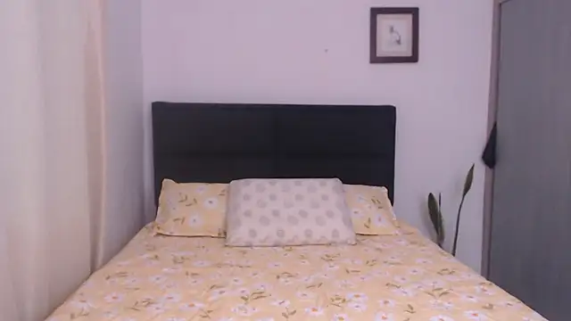 Snapshot of Tiiana chatting on 01-13-26, 08:25 Tiiana online show from 01-13-26, 08:25