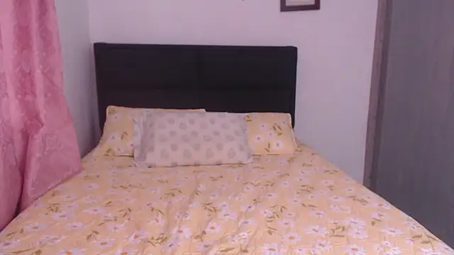 Snapshot of Tiiana chatting on 02-13-26, 05:20 Tiiana online show from 02-13-26, 05:20