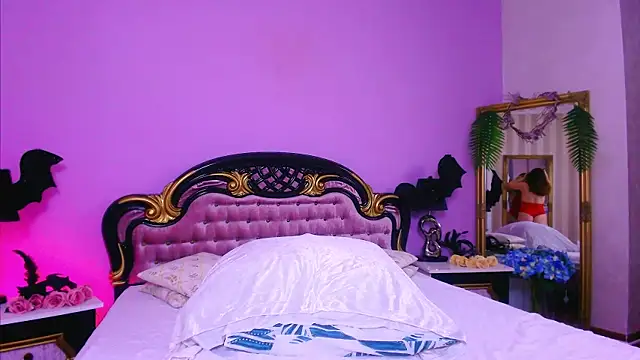 BellaHex online show from 10-17-25, 05:26