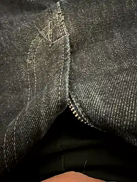 Snapshot of adaxxxx555 chatting on 01-11-26, 01:43 adaxxxx555 online show from 01-11-26, 01:43