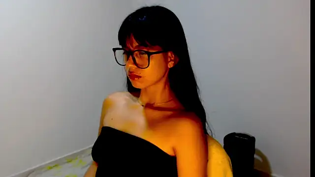 Snapshot of meganmiauu chatting on 05-03-26, 03:07 meganmiauu online show from 05-03-26, 03:07