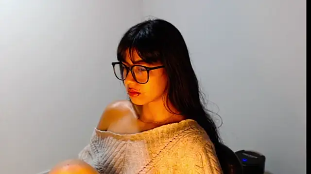 Snapshot of meganmiauu chatting on 05-05-26, 01:24 meganmiauu online show from 05-05-26, 01:24