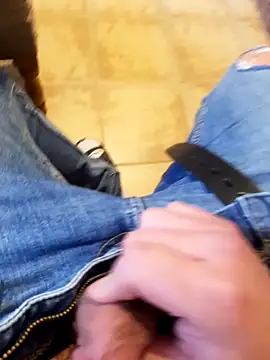 Snapshot of milenski74 chatting on 12-03-25, 11:41 milenski74 online show from 12-03-25, 11:41