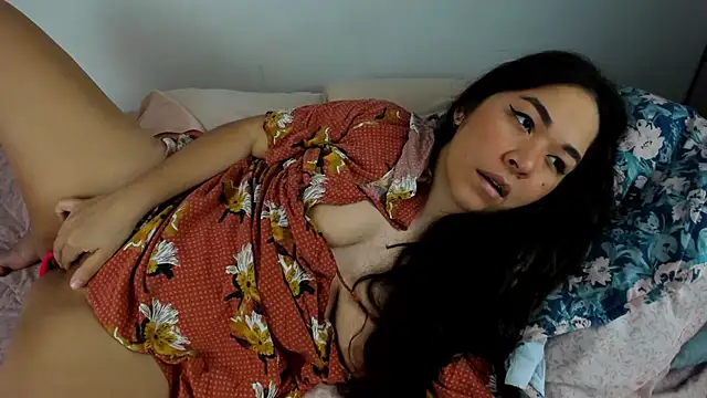 Snapshot of Brianna_Angelina chatting on 11-18-25, 04:33 Brianna Angelina online show from 11-18-25, 04:33