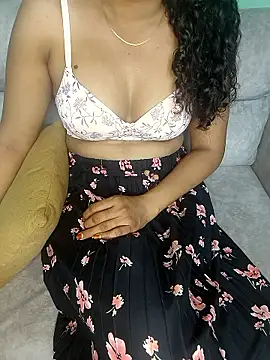 Snapshot of Tamilpallavi chatting on 01-13-26, 08:25 Tamilpallavi online show from 01-13-26, 08:25