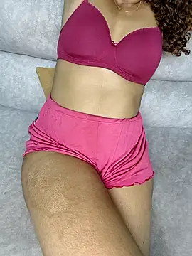 Snapshot of Tamilpallavi chatting on 02-15-26, 11:34 Tamilpallavi online show from 02-15-26, 11:34