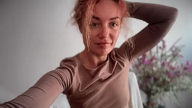 Reddgiirl online show from 10-10-25, 09:08