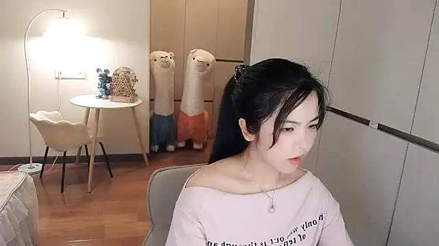 XiaoAnQi online show from 09-28-25, 12:32