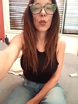 Esmeralda passion online show from 10-15-25, 01:44