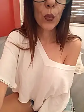 Esmeralda passion online show from 10-31-25, 02:07