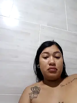 Snapshot of linda_ber30 chatting on 10-22-25, 01:11 linda ber30 online show from 10-22-25, 01:11