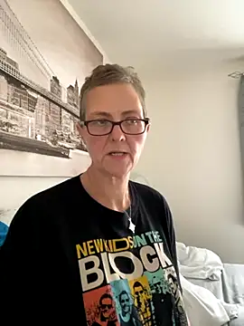 Curvy-Jinx online show from 10-14-25, 07:42