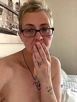 Curvy-Jinx online show from 11-05-25, 09:31