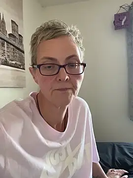 Curvy-Jinx online show from 11-17-25, 09:15