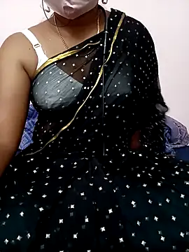 Snapshot of Cute_Renuka chatting on 10-11-25, 05:22 Cute Renuka online show from 10-11-25, 05:22