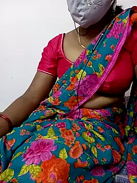 Snapshot of Cute_Renuka chatting on 10-26-25, 04:24 Cute Renuka online show from 10-26-25, 04:24