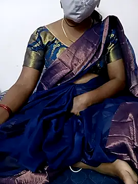 Snapshot of Cute_Renuka chatting on 10-27-25, 04:33 Cute Renuka online show from 10-27-25, 04:33