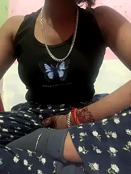 Snapshot of sakshi5533 chatting on 01-06-26, 05:38 sakshi5533 online show from 01-06-26, 05:38