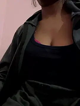 Snapshot of sakshi5533 chatting on 01-09-26, 05:37 sakshi5533 online show from 01-09-26, 05:37