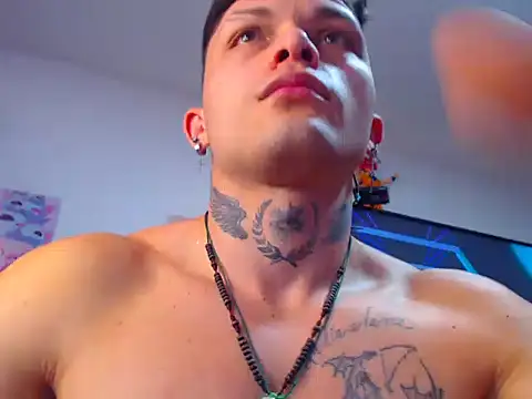 Snapshot of Kieran_kian chatting on 11-19-25, 03:23 Kieran kian online show from 11-19-25, 03:23