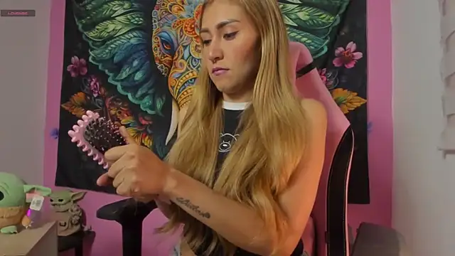 Alice VIP online show from 11-27-25, 01:40