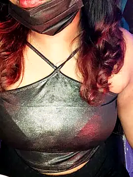 Snapshot of darling_devil chatting on 12-05-25, 02:58 darling devil online show from 12-05-25, 02:58