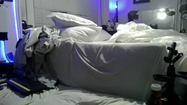 Luv2SuckBWC92 online show from 11-06-25, 11:26