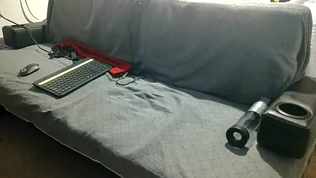 Luv2SuckBWC92 online show from 11-20-25, 04:23