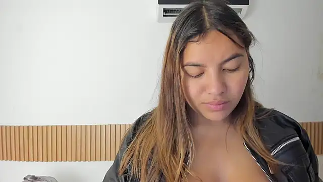 OliviaSweett online show from 10-13-25, 03:12