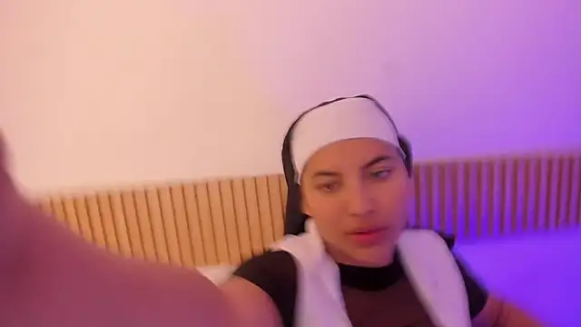 OliviaSweett online show from 10-31-25, 06:31