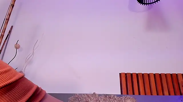 LunaAspen  online show from 04-11-26, 06:12