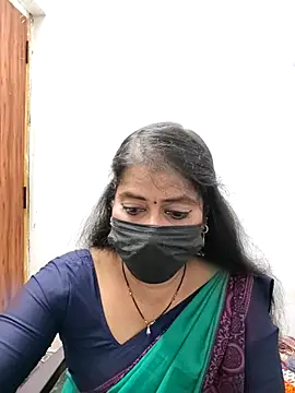 Snapshot of tamil_Sigappu_Roja chatting on 02-19-26, 01:40 tamil Sigappu Roja online show from 02-19-26, 01:40