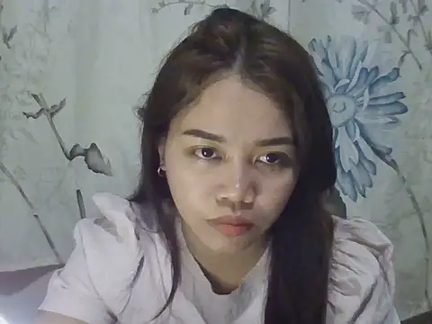 Snapshot of tinka_bella chatting on 06-15-26, 02:41 tinka bella online show from 06-15-26, 02:41
