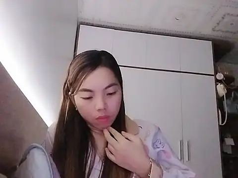 Bree039 online show from 10-27-25, 01:26