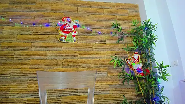 Snapshot of Cupcake_Izzy chatting on 12-14-25, 05:46 Cupcake Izzy online show from 12-14-25, 05:46