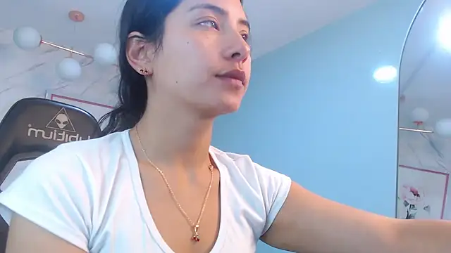 victoria hernandez t  online show from 04-07-26, 01:00