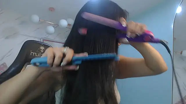 victoria hernandez t  online show from 04-21-26, 12:55