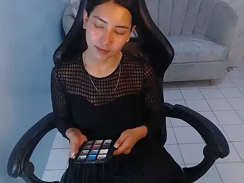 victoria hernandez t  online show from 05-01-26, 01:37