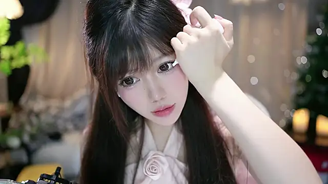 Snapshot of Fortune2Me chatting on 09-12-25, 05:07 Fortune2Me online show from 09-12-25, 05:07