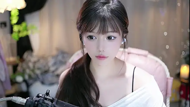 Snapshot of Fortune2Me chatting on 09-16-25, 05:08 Fortune2Me online show from 09-16-25, 05:08