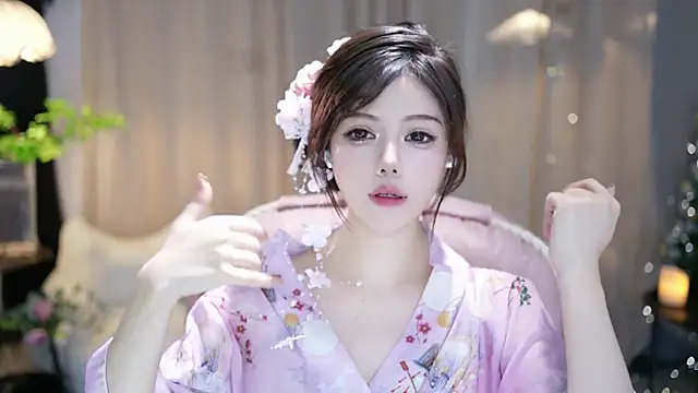 Snapshot of Fortune2Me chatting on 10-03-25, 05:15 Fortune2Me online show from 10-03-25, 05:15