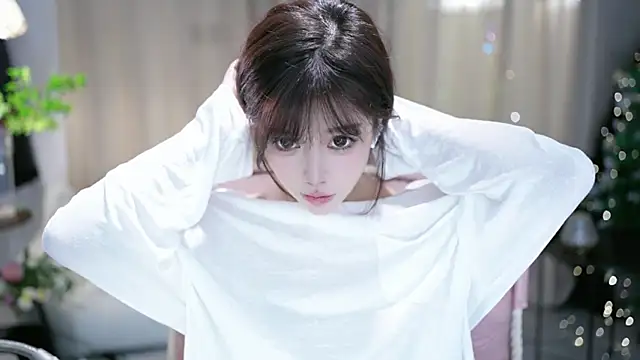 Snapshot of Fortune2Me chatting on 10-14-25, 05:08 Fortune2Me online show from 10-14-25, 05:08