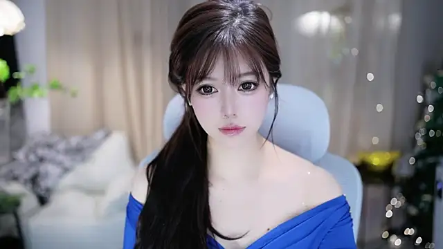 Snapshot of Fortune2Me chatting on 11-12-25, 05:52 Fortune2Me online show from 11-12-25, 05:52