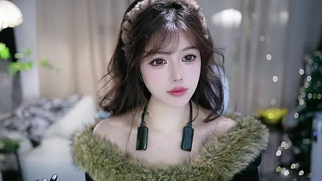 Snapshot of Fortune2Me chatting on 11-13-25, 05:39 Fortune2Me online show from 11-13-25, 05:39