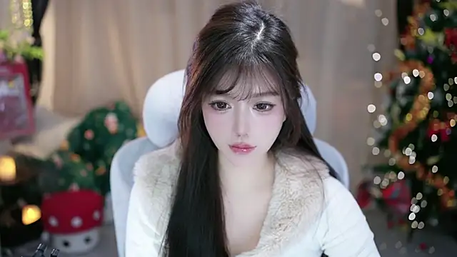 Snapshot of Fortune2Me chatting on 12-15-25, 06:06 Fortune2Me online show from 12-15-25, 06:06