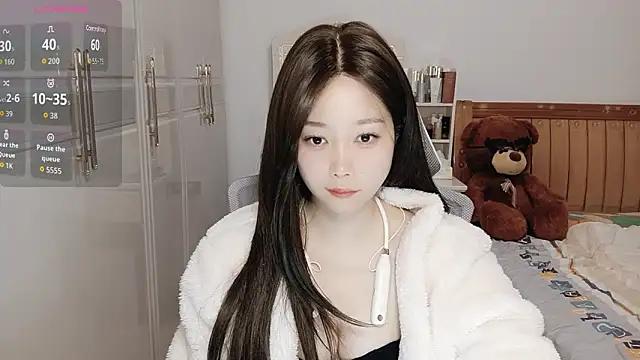 Xiaotantan-99 online show from 10-28-25, 07:49