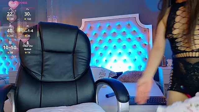 TifannyWolf  online show from 09-23-25, 07:44