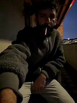 Snapshot of Michel_huge chatting on 10-27-25, 06:39 Michel huge online show from 10-27-25, 06:39