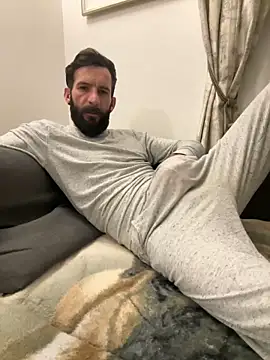 Snapshot of Michel_huge chatting on 10-29-25, 06:04 Michel huge online show from 10-29-25, 06:04